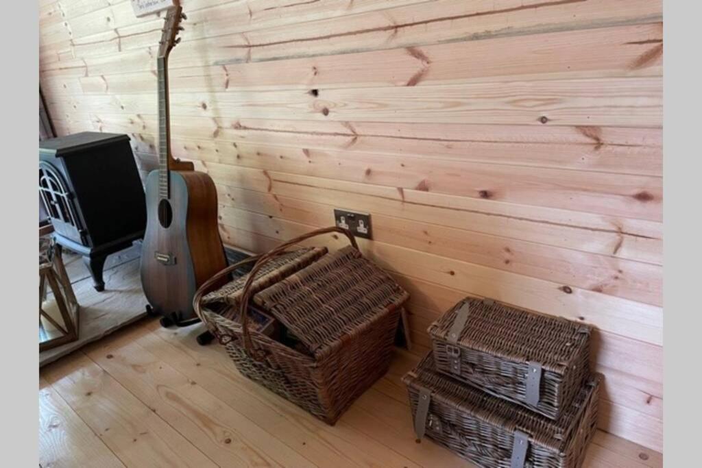 Coorie Doon Cabin! Great Scottish Welcome Fort Augustus Exteriör bild